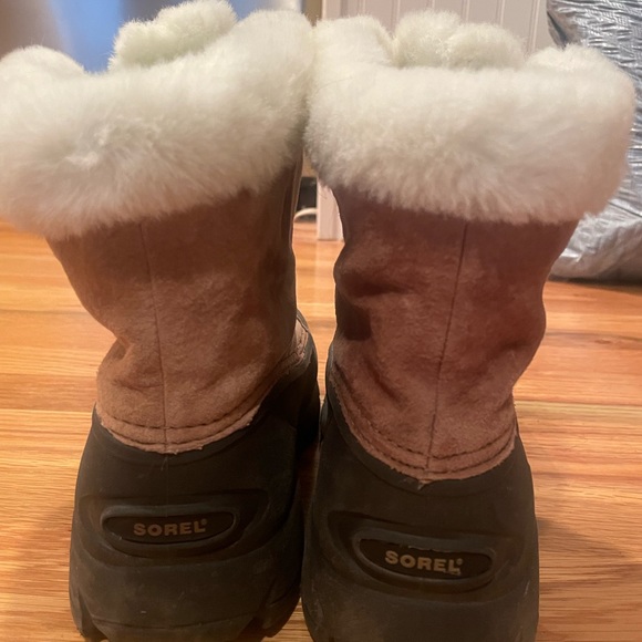 Worn 2x Sorel boots - Picture 6 of 7